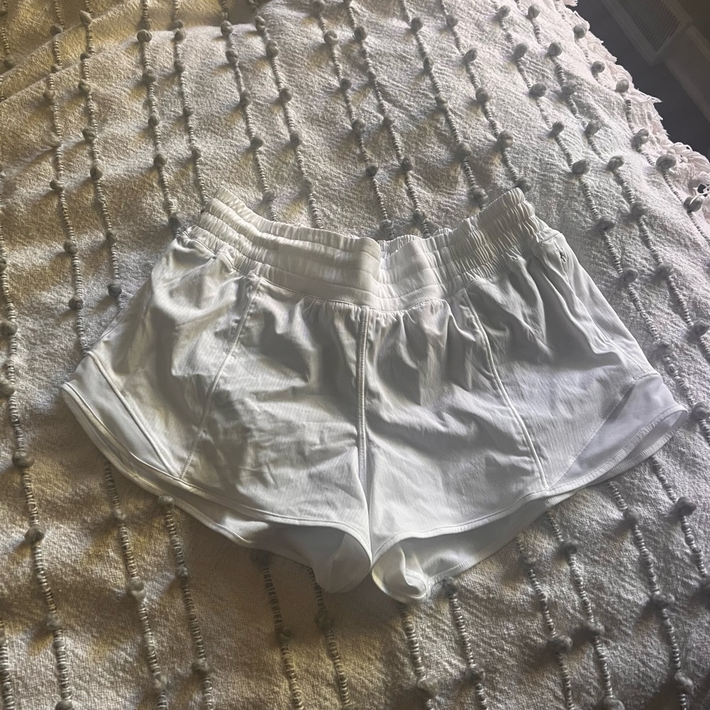 Lululemon Hotty Hot High-Rise Lined Short 2.5"